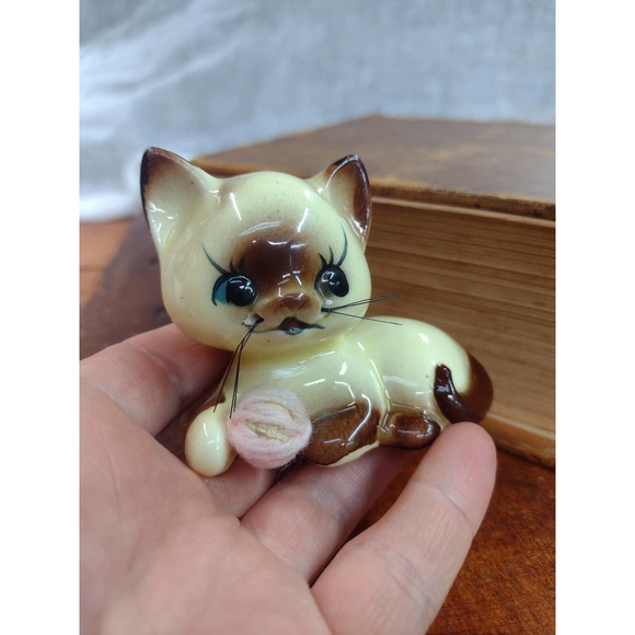 MCM made in Japan vintage Kitty with ball of yarn - Picture 2 of 6
